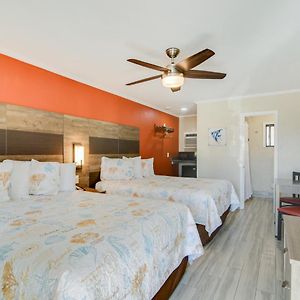 Queen Room Two Queen Beds Non-Smoking